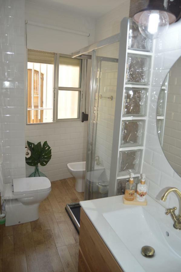 Romantic With Free Parking Apartamento